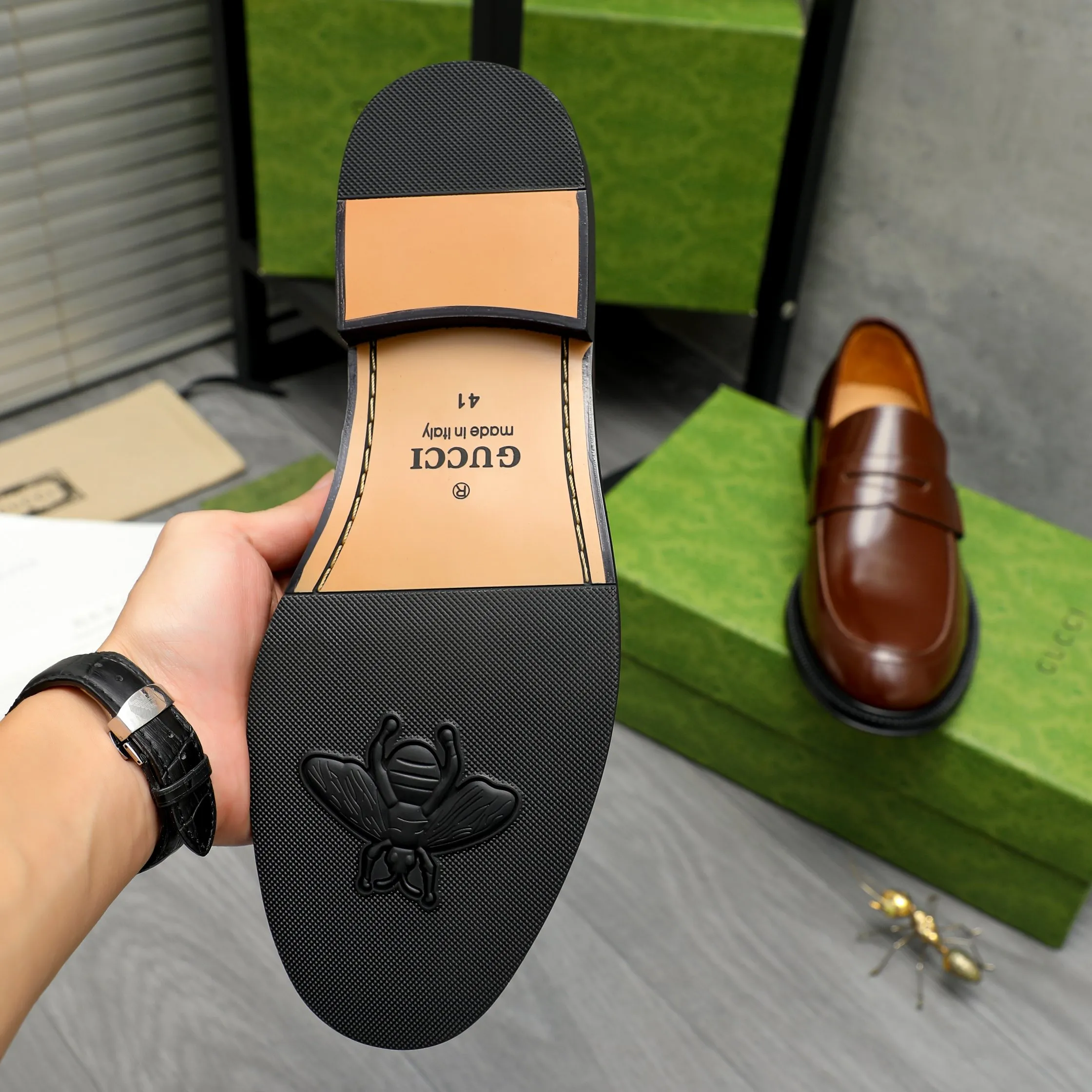 Men's shoes 💰500 Product trademark: GUCCI "Gucci" business slip-on leather shoes Regular size: 38-44 (45.46 custom-made, non-returnable) Product materials: Selected pearlescent cowhide upper, cowhide lining, original rubber outsole